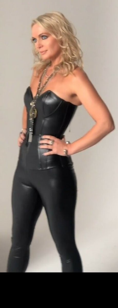 Isla Traquair high quality model picture