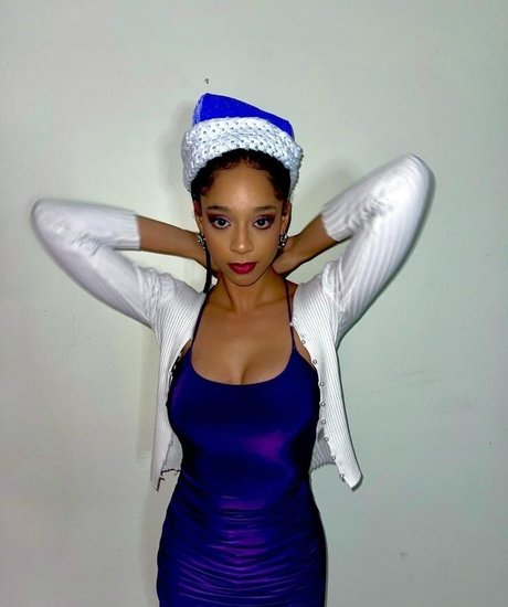 Amala Ekpunobi naked model img