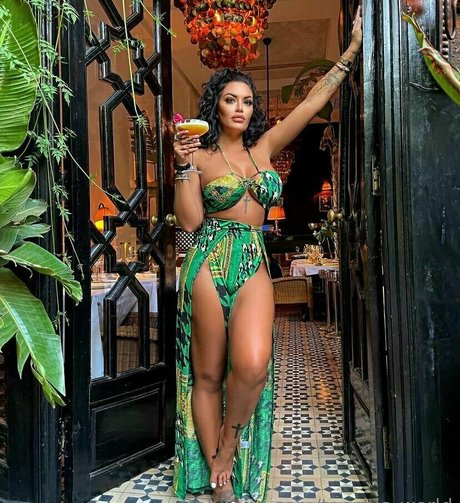 toochis world model nudes pic