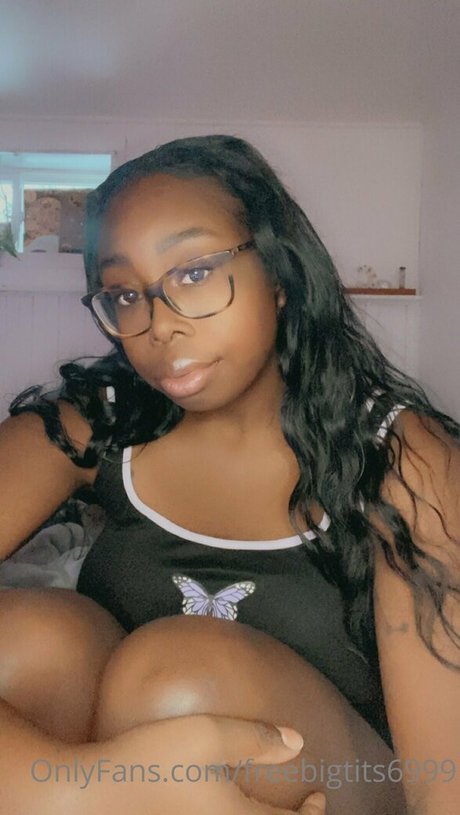 freebigtits6999 sexy star pic