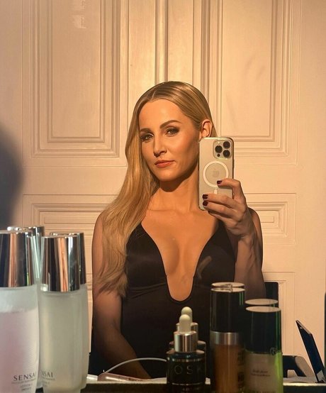 Melissa Naschenweng sex pornstar pictures