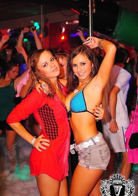 Gogo Stripper top pornstar img