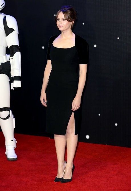 Felicity Jones pretty actress img