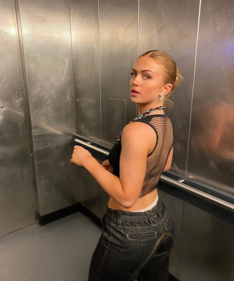 waitress onlyfans hot naked image