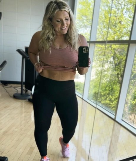 Sultry Sammy star adult pic