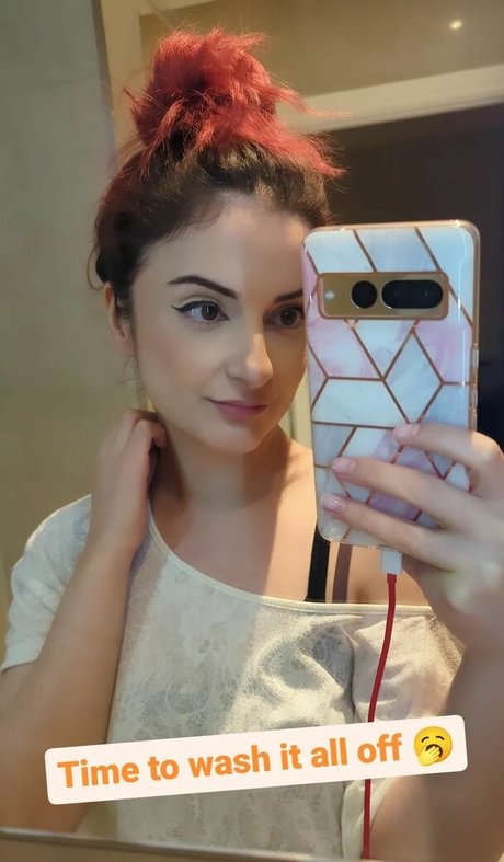 AnnieFuchsia model images