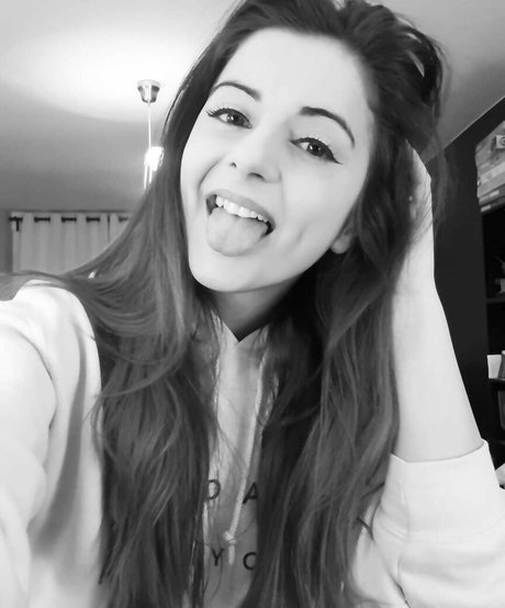 skinny asian teen onlyfans top photo