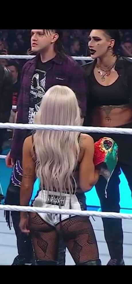 shemale outdoor onlyfans beautiful pic