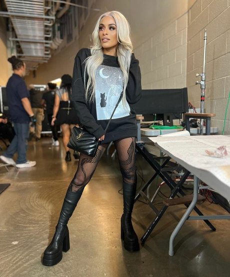 mommy onlyfans art naked picture