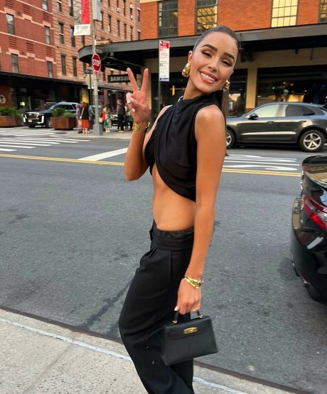 Olivia Culpo hd model gallery
