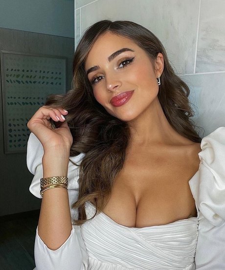Olivia Culpo beautiful pornstar img