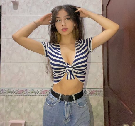 Eva Partis exclusive model pictures