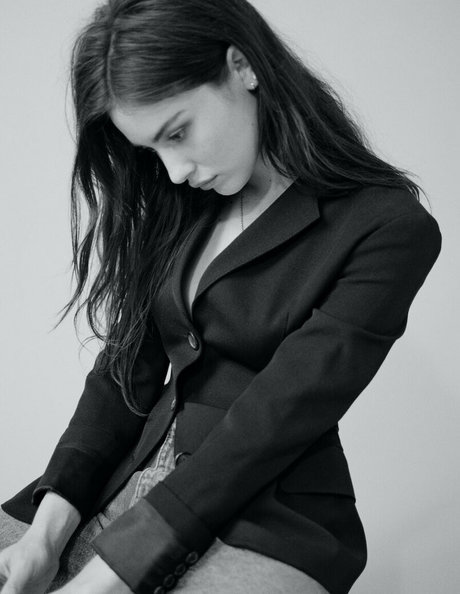 Gracie Abrams sex actress pic