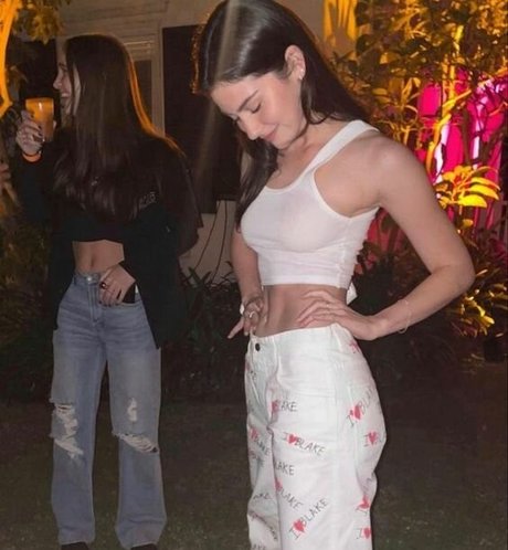 Gracie Abrams high quality model galleries