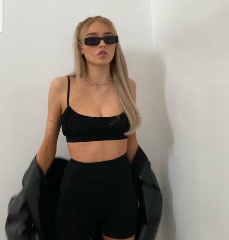 HoneyPuu sex pornstar galleries