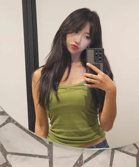 jinnytty model hd img