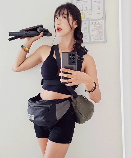 jinnytty star naked img