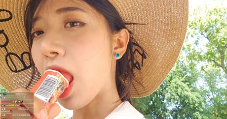 jinnytty pretty model picture