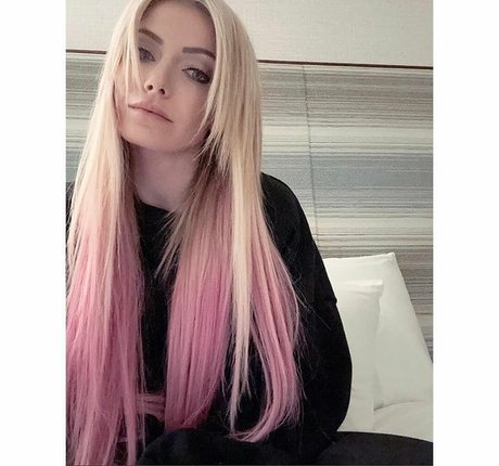 Alexa Bliss model sex pics