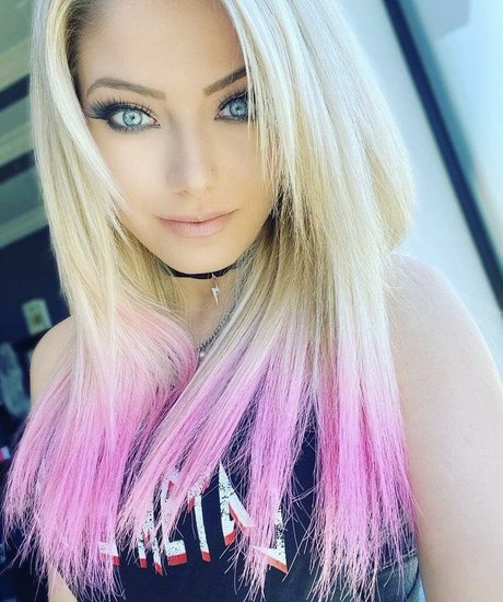 Alexa Bliss sexy actress img