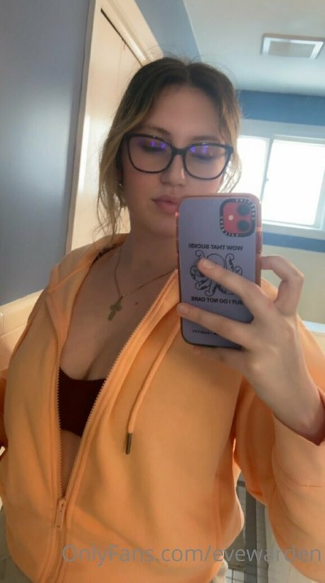 evewarden pornstar beautiful photo