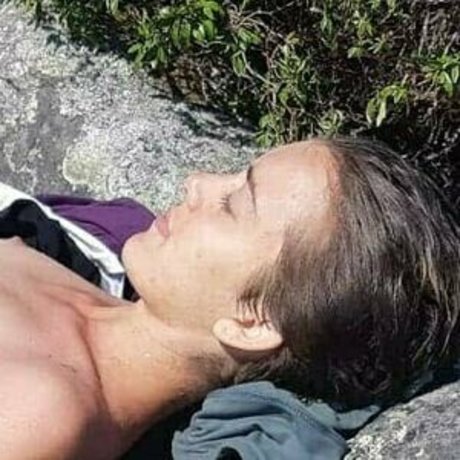 letgotoreceive sexy model picture