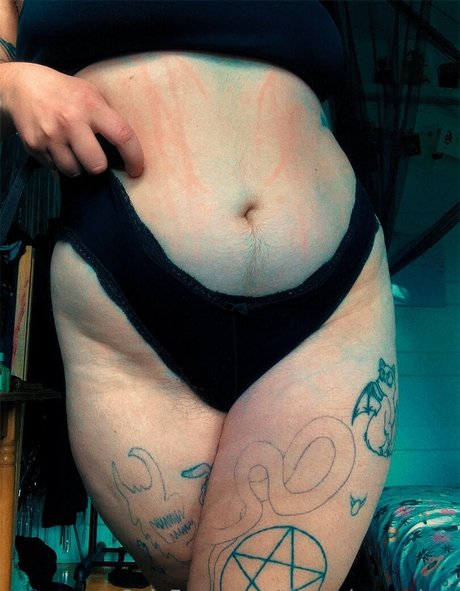 thesadsuccubus hot model image