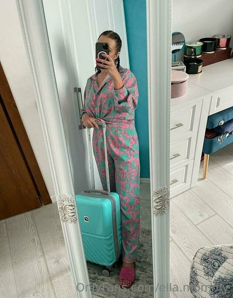 ella mommy top pornstar image