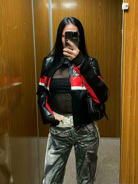 luxury lady xxx model image