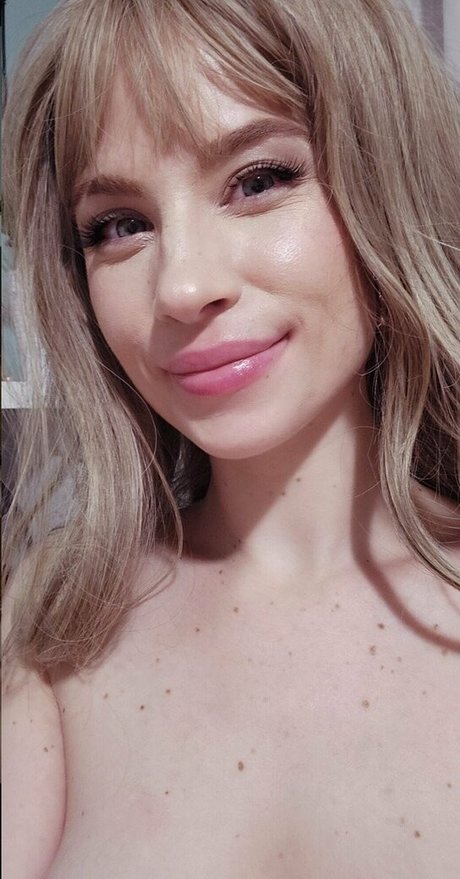 claracosmiafree art actress image