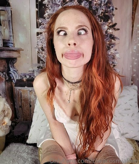 claracosmiafree star erotic picture