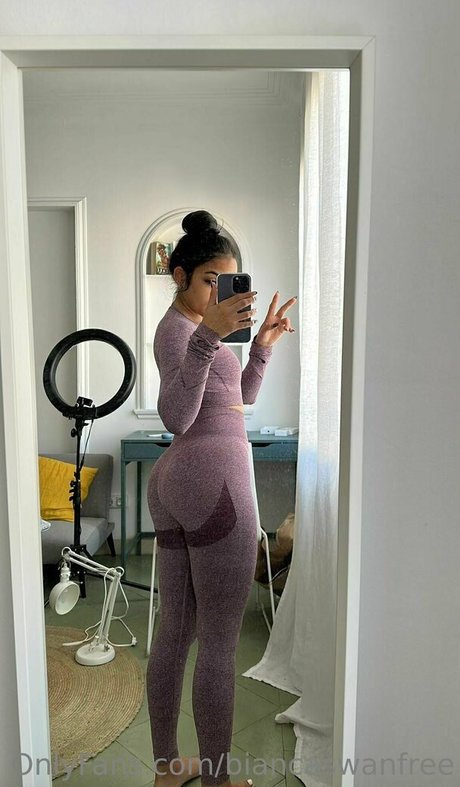 shemale outdoor onlyfans free naked images