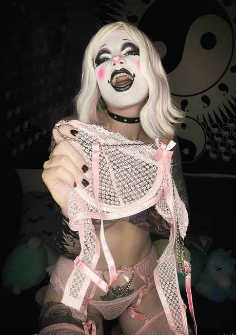 yourlittleclowngirl beautiful model picture