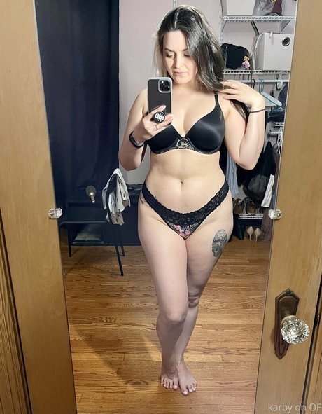 karby erotic model picture