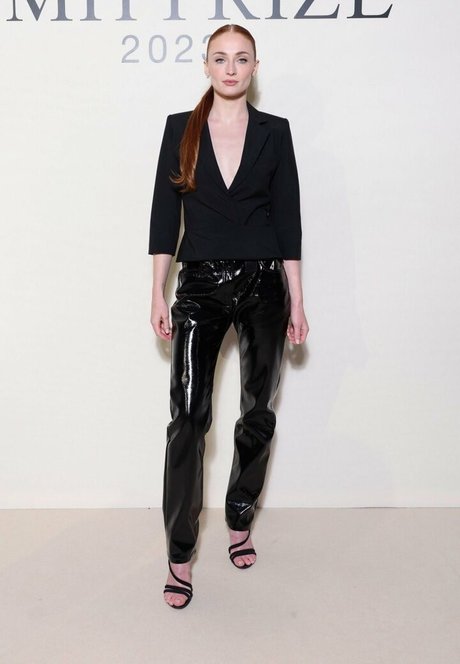 Sophie Turner pornstar hot images