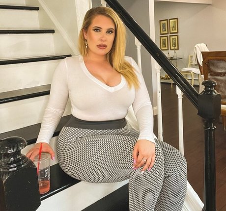 Sophie Turner Photo Gallery