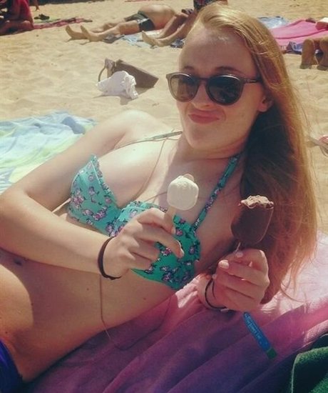 Sophie Turner star porn archive