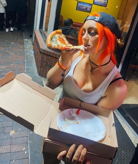 GiGi Dolan star sexy pictures