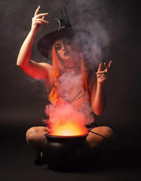 GiGi Dolan pornographic actress picture