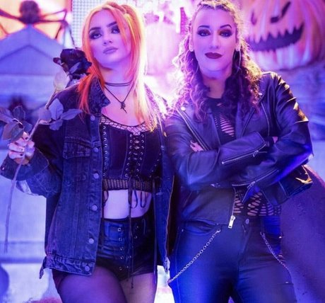 GiGi Dolan hot star img