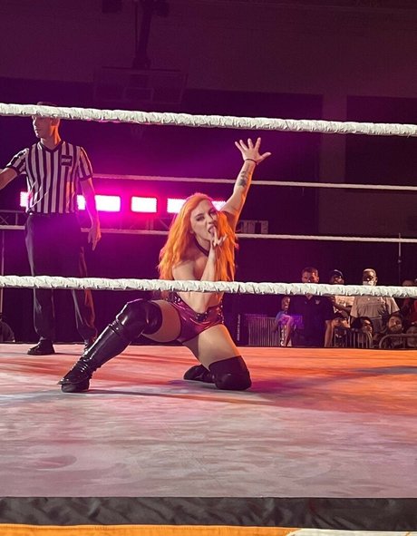 GiGi Dolan nude star img