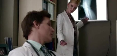 Betty Gilpin pretty star picture