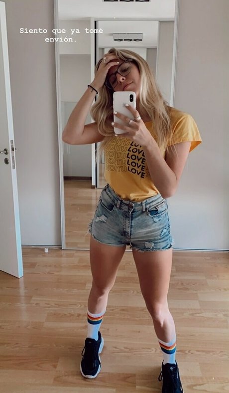 Nati Jota nude model pic