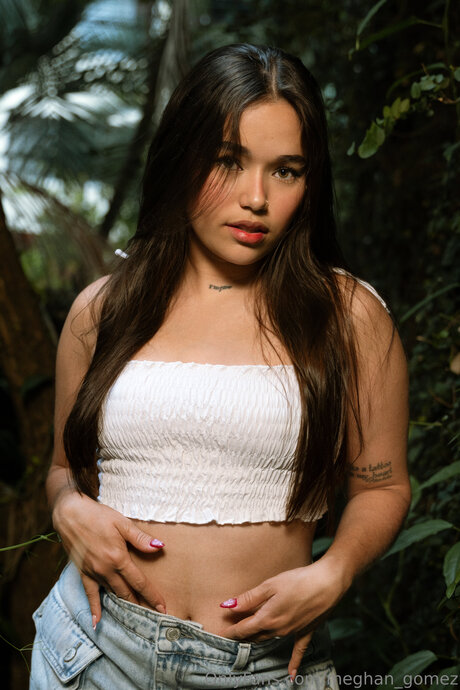 Meghan Gomez model pornographic images