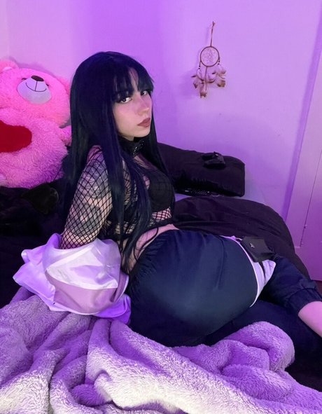 Gianna Hades model pornographic pictures