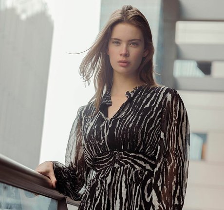 Benthe Ten Broek exclusive model pic