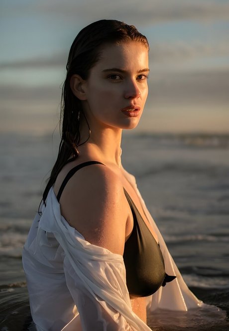 Benthe Ten Broek model top images