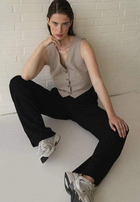 Benthe Ten Broek hd actress picture