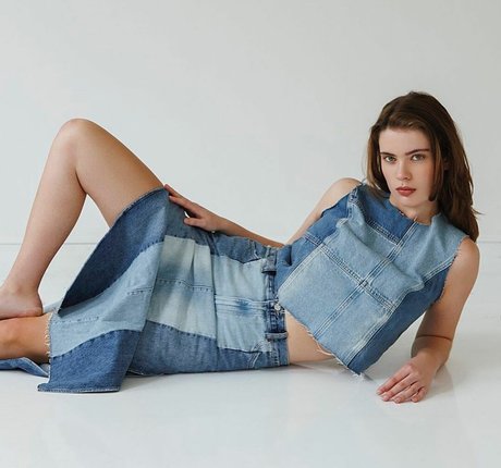 Benthe Ten Broek model adult pic