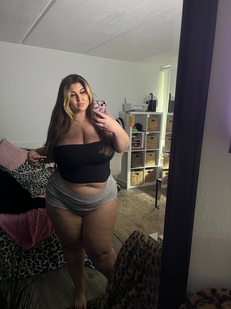 Geminiskyee xxx actress photos